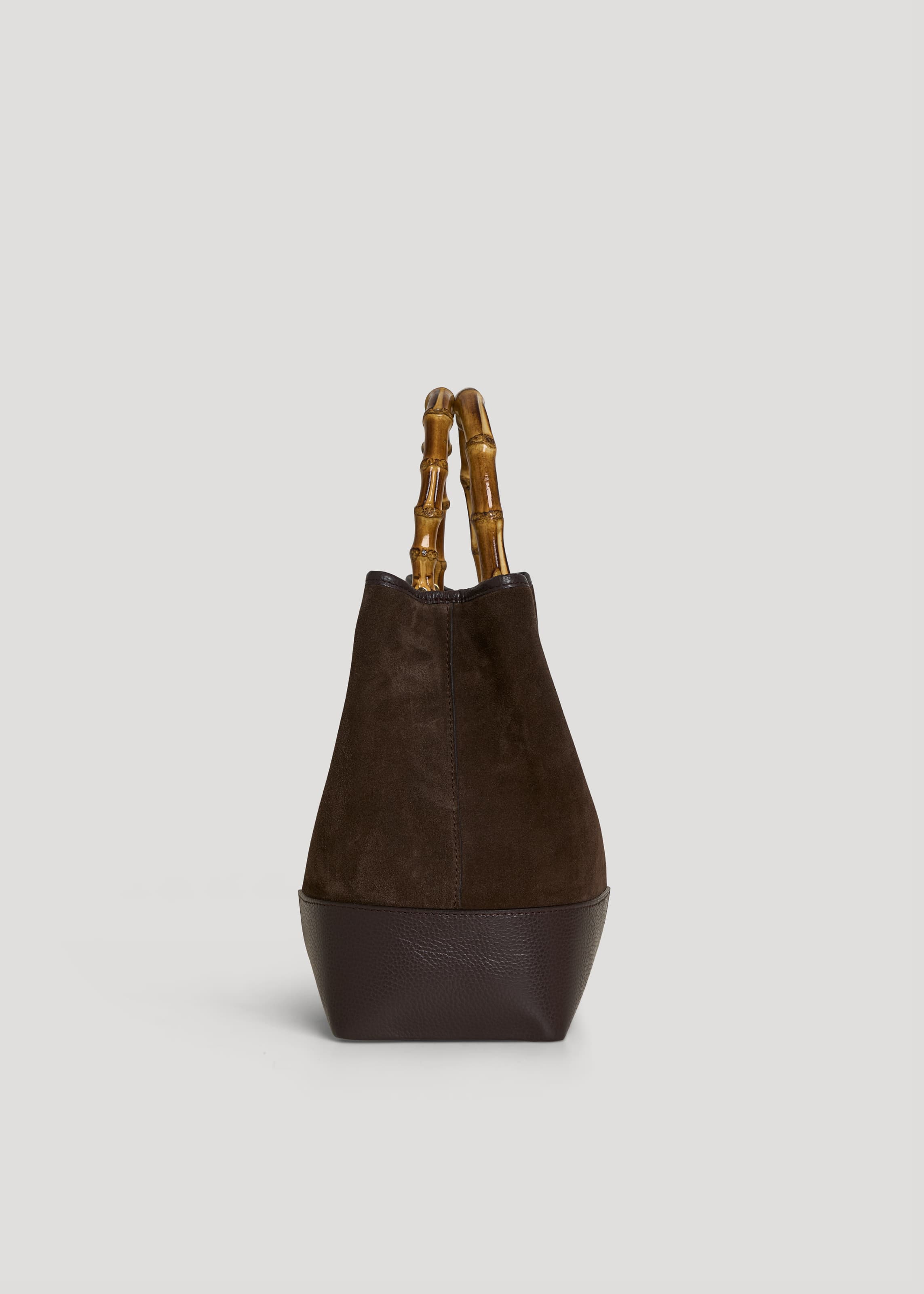 Bolso de Ante y Piel Marrón Oscuro con Asas de Bambú y Herrajes Dorados