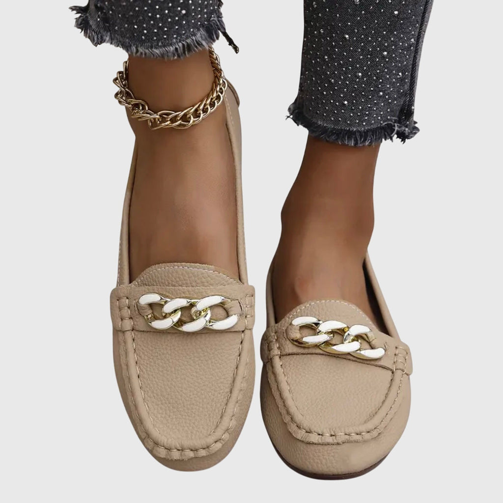 Mocasines en Tonos Neutros