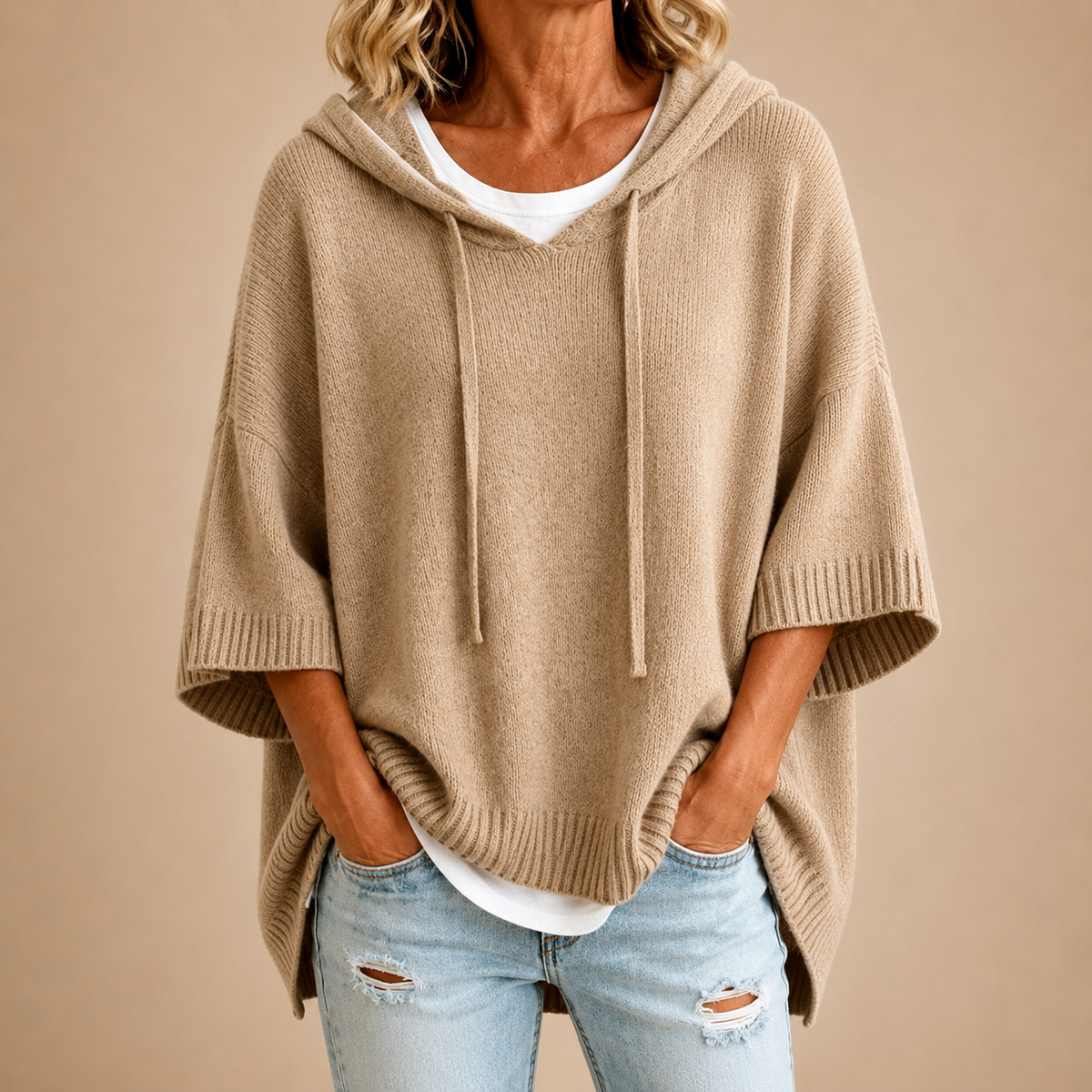Poncho de Punto con Capucha y Manga Tres Cuartos
