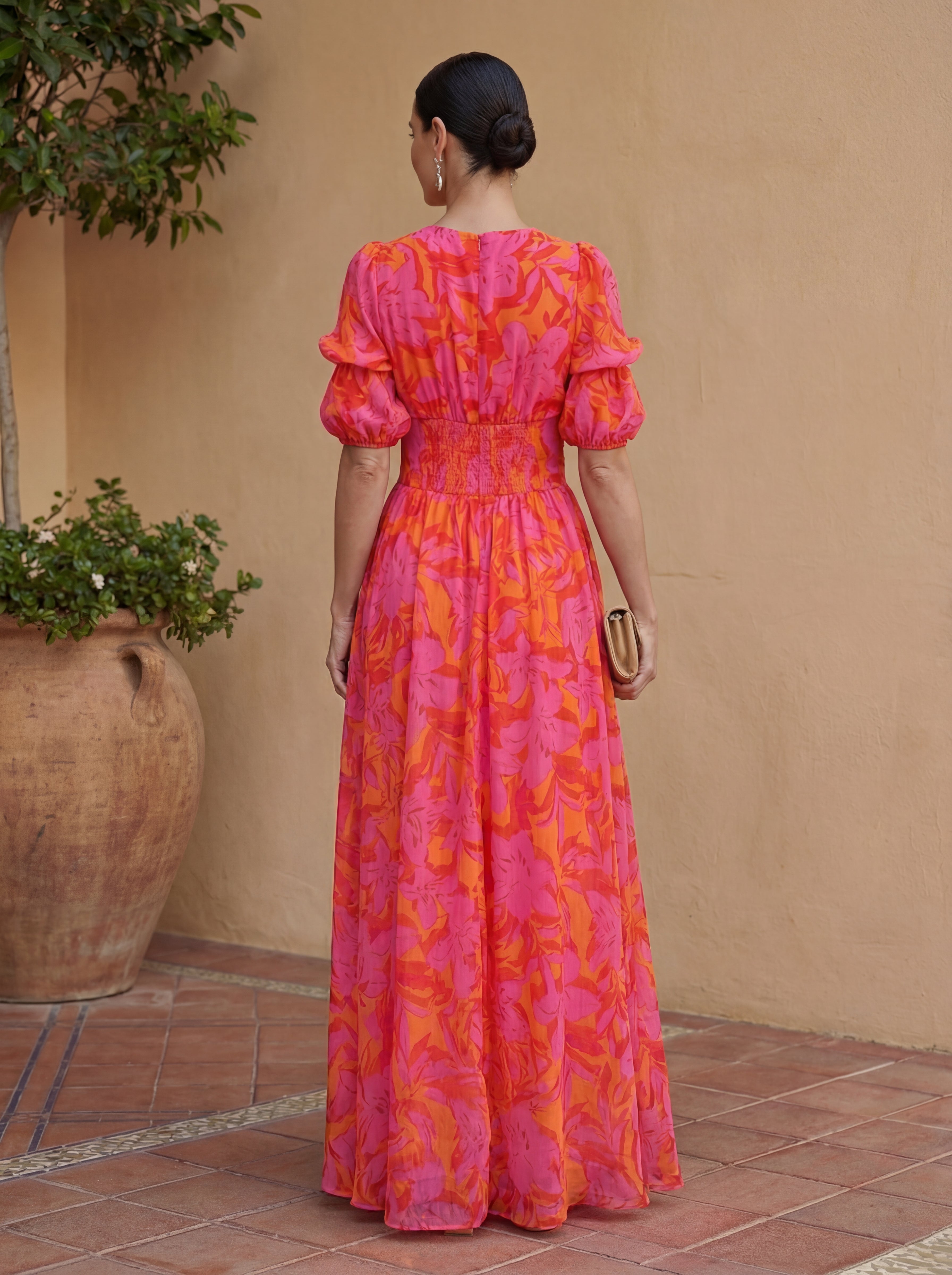 Vestido Largo Fluido de Cintura Marcada y Corte Alargado