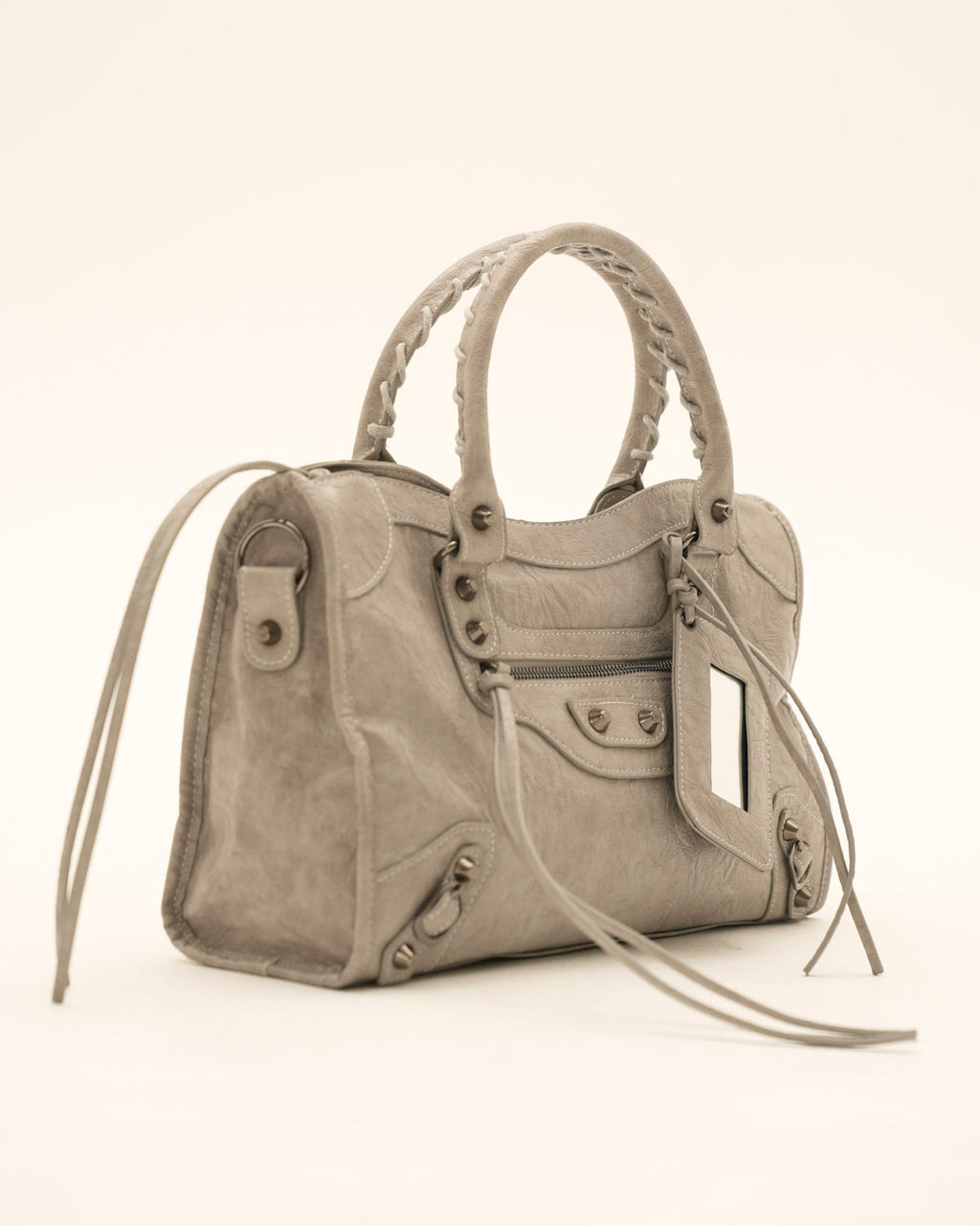 Bolso Mediano de Cuero Tipo Carryall