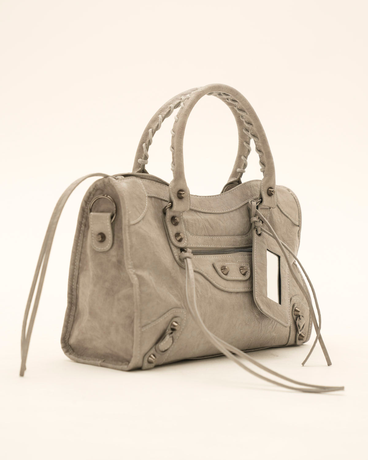 Bolso Mediano de Cuero Tipo Carryall
