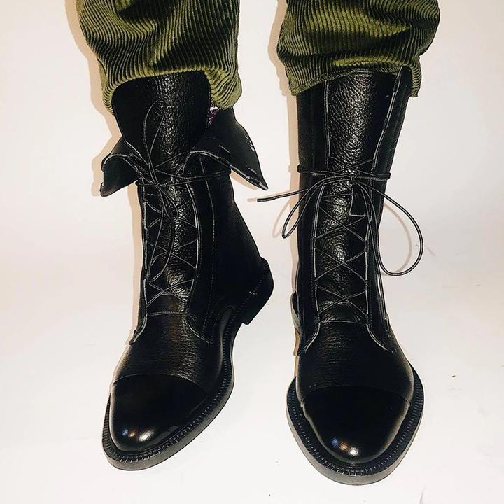 Botines de Cordones con Puntera Contrastada y Tacón Bajo