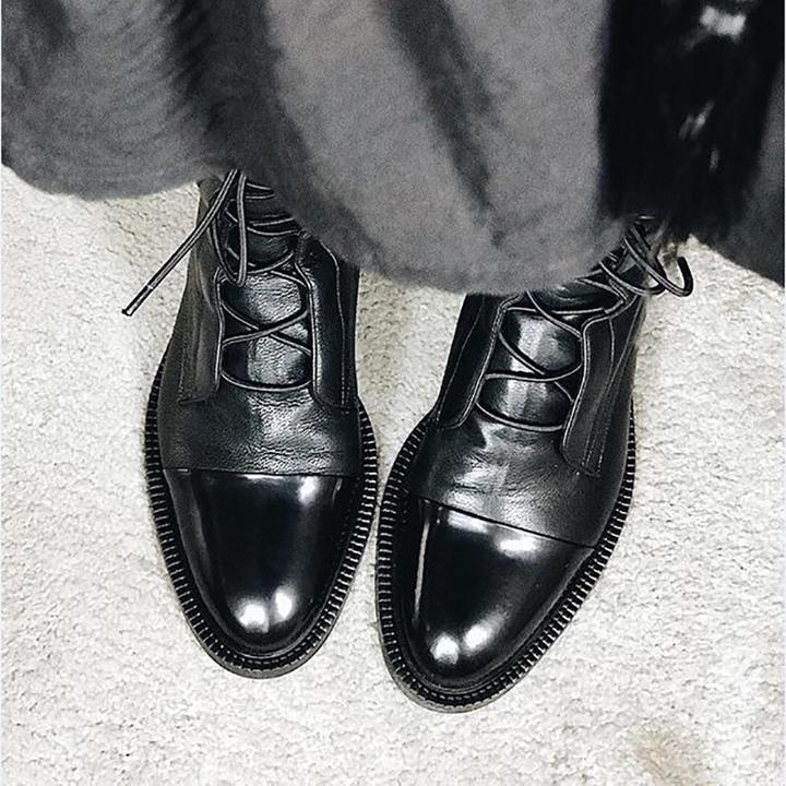 Botines de Cordones con Puntera Contrastada y Tacón Bajo