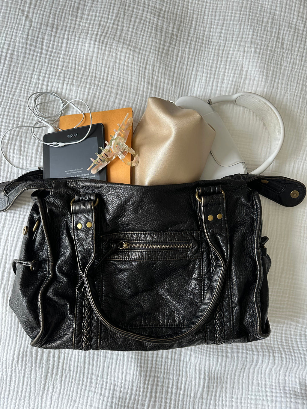 Bolso de Hombro Tejido en Cuero Vegano