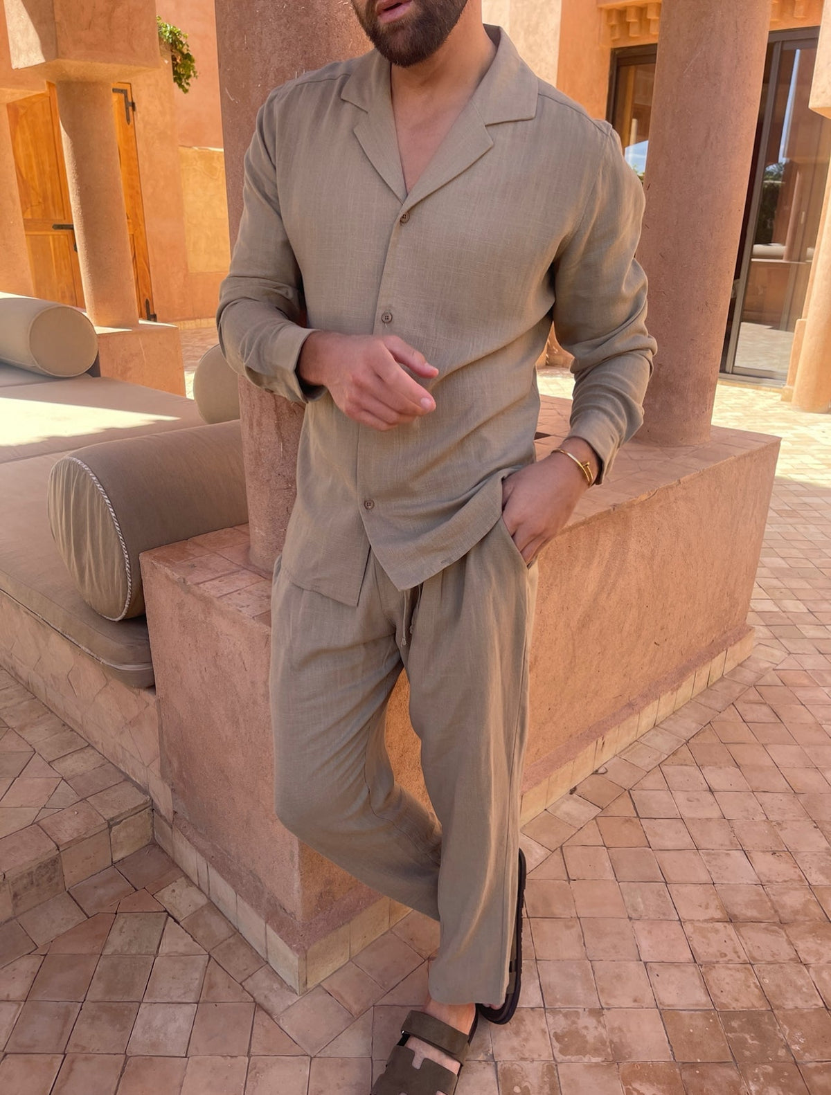 Conjunto de Lino con Cuello Cubano y Botones