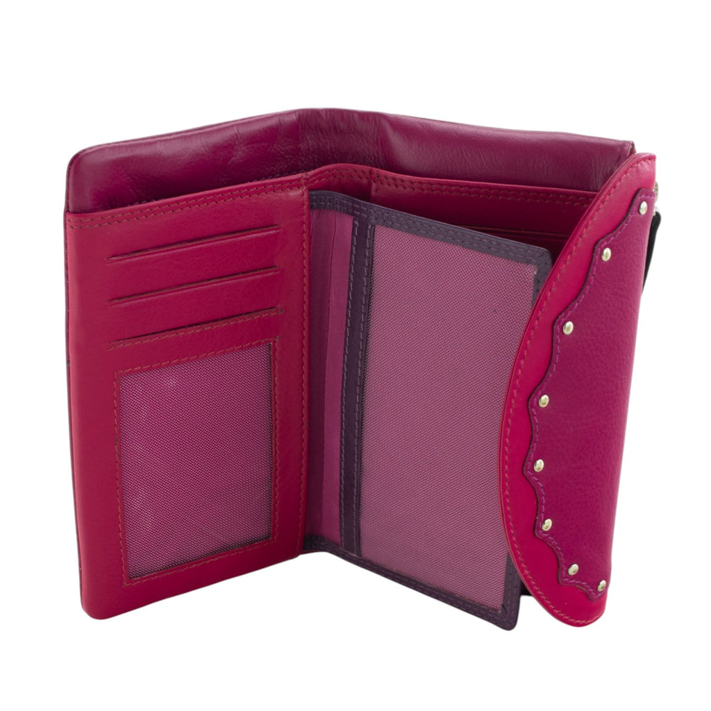 Billetero de Piel Glamouroso con Solapa Ondulada y Detalles Metálicos