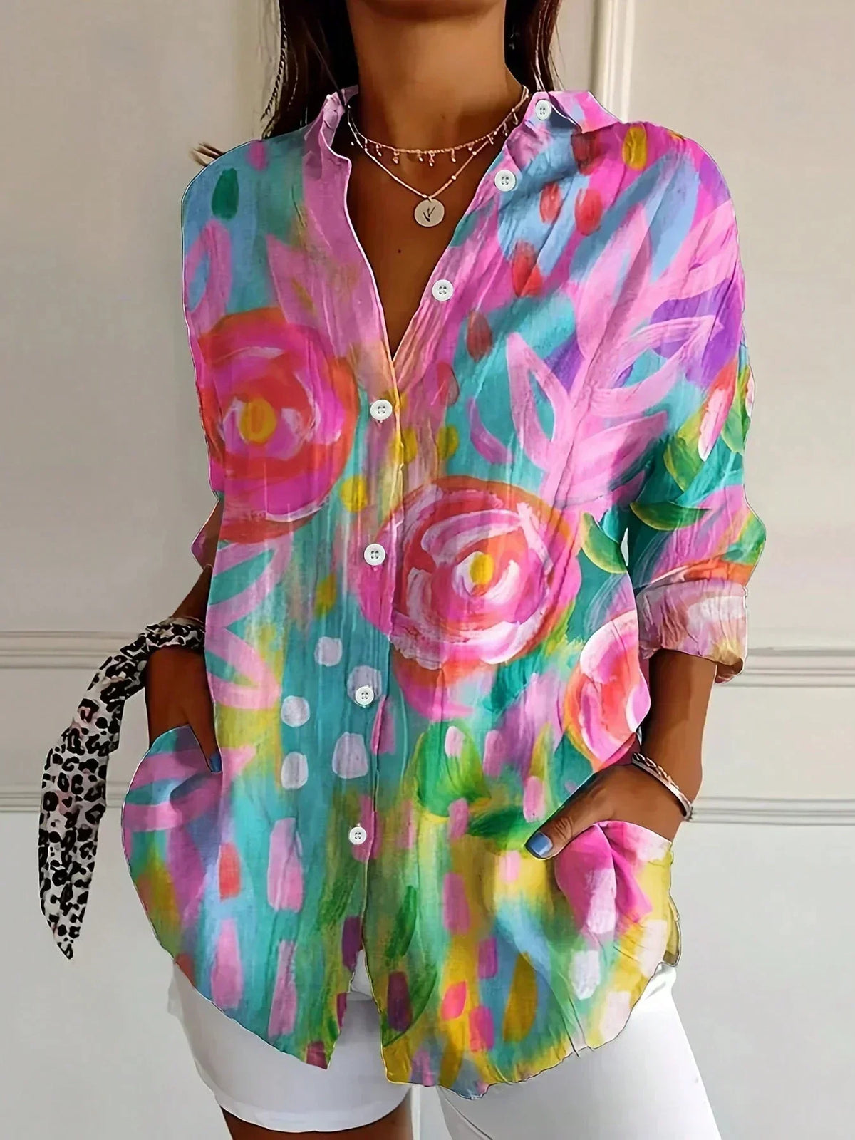 Blusa con Estampado Floral y Corte Fluido