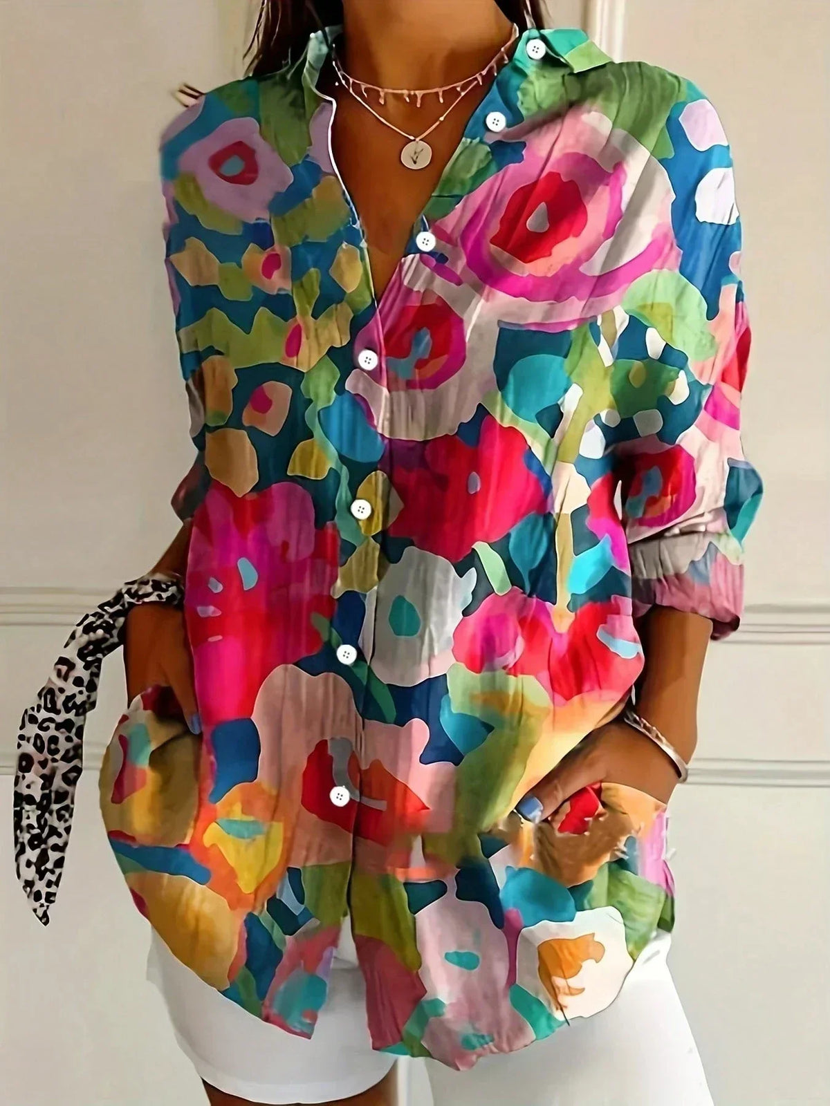 Blusa con Estampado Floral y Corte Fluido