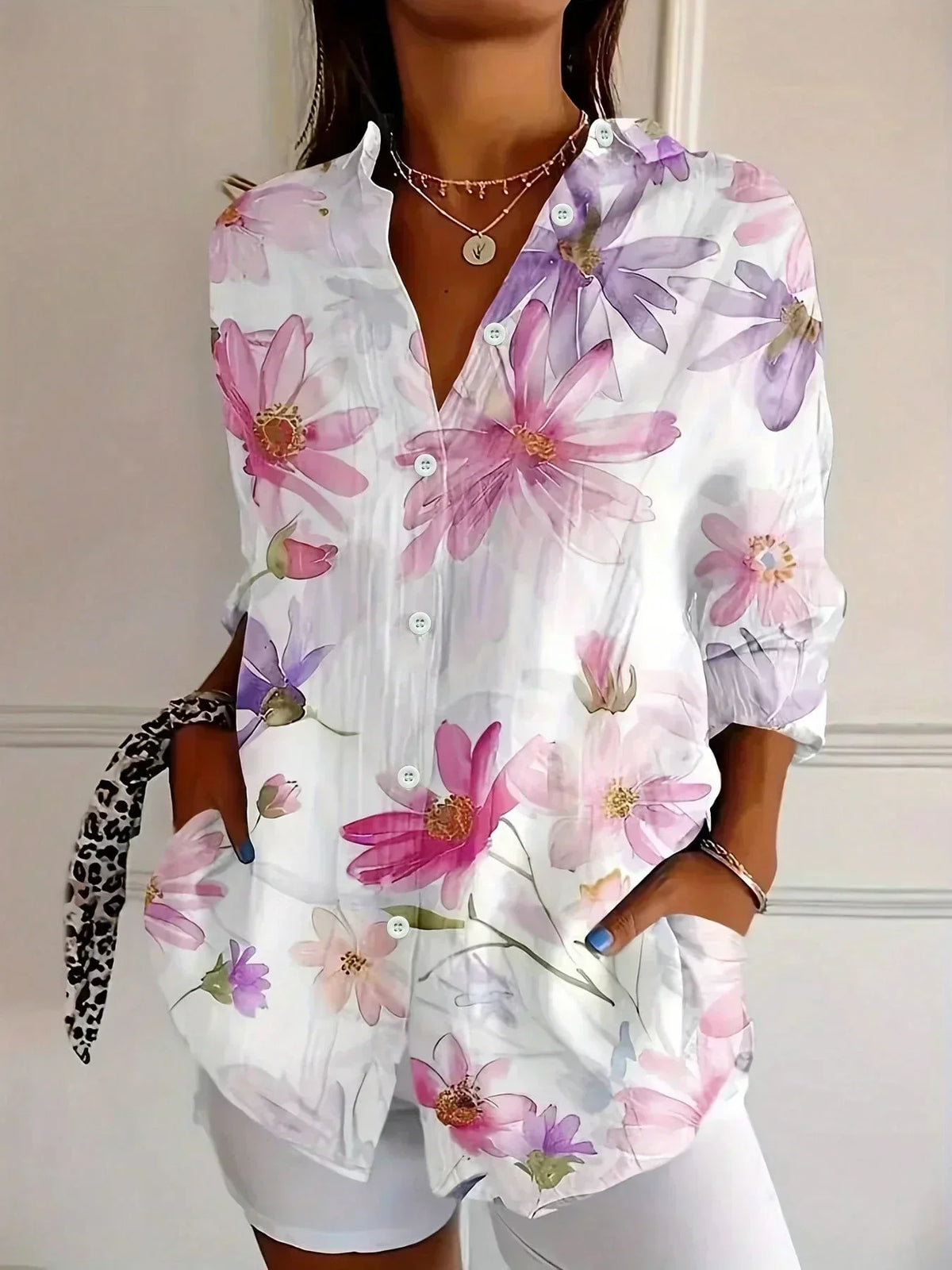 Blusa con Estampado Floral y Corte Fluido