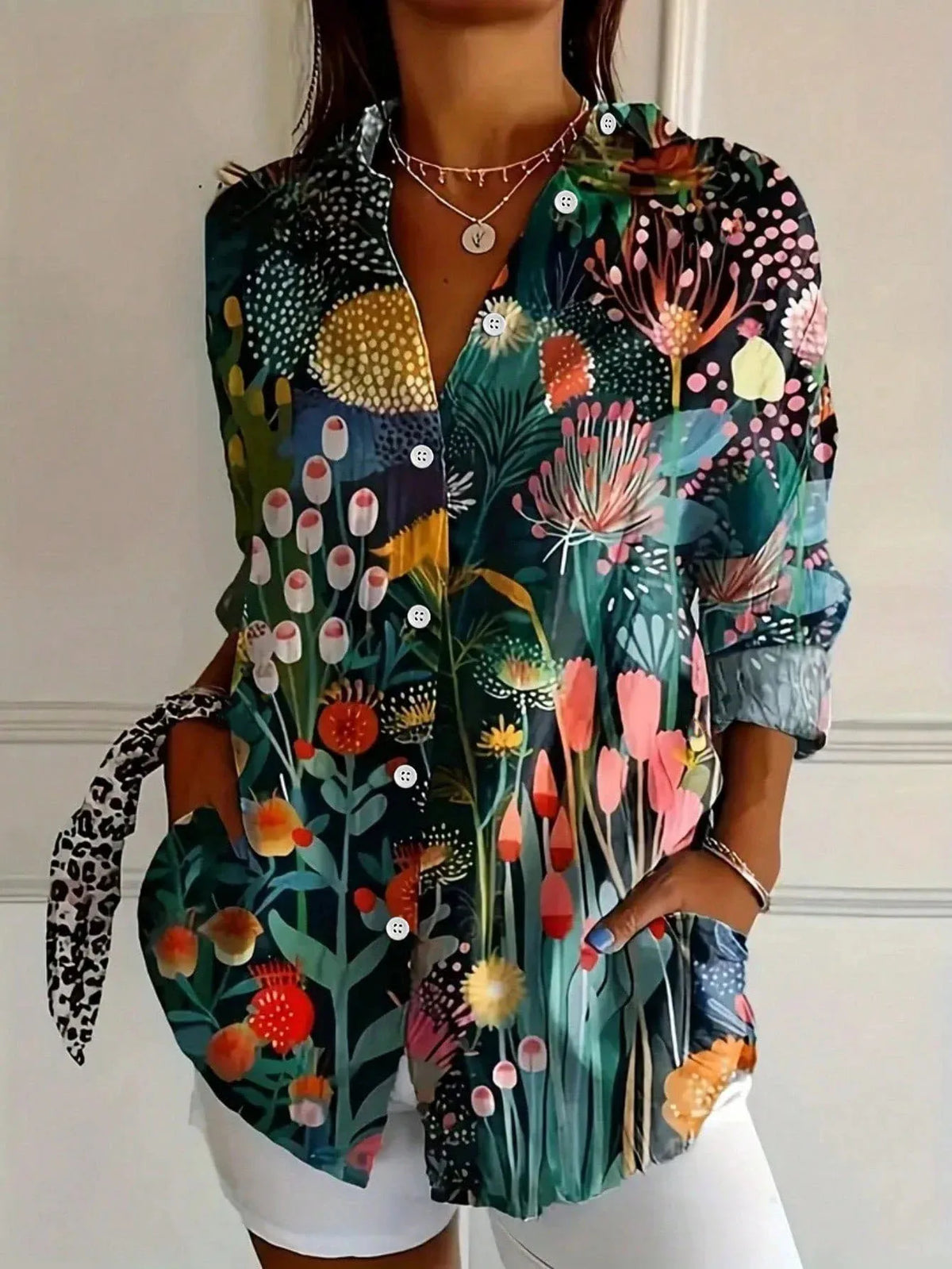 Blusa con Estampado Floral y Corte Fluido