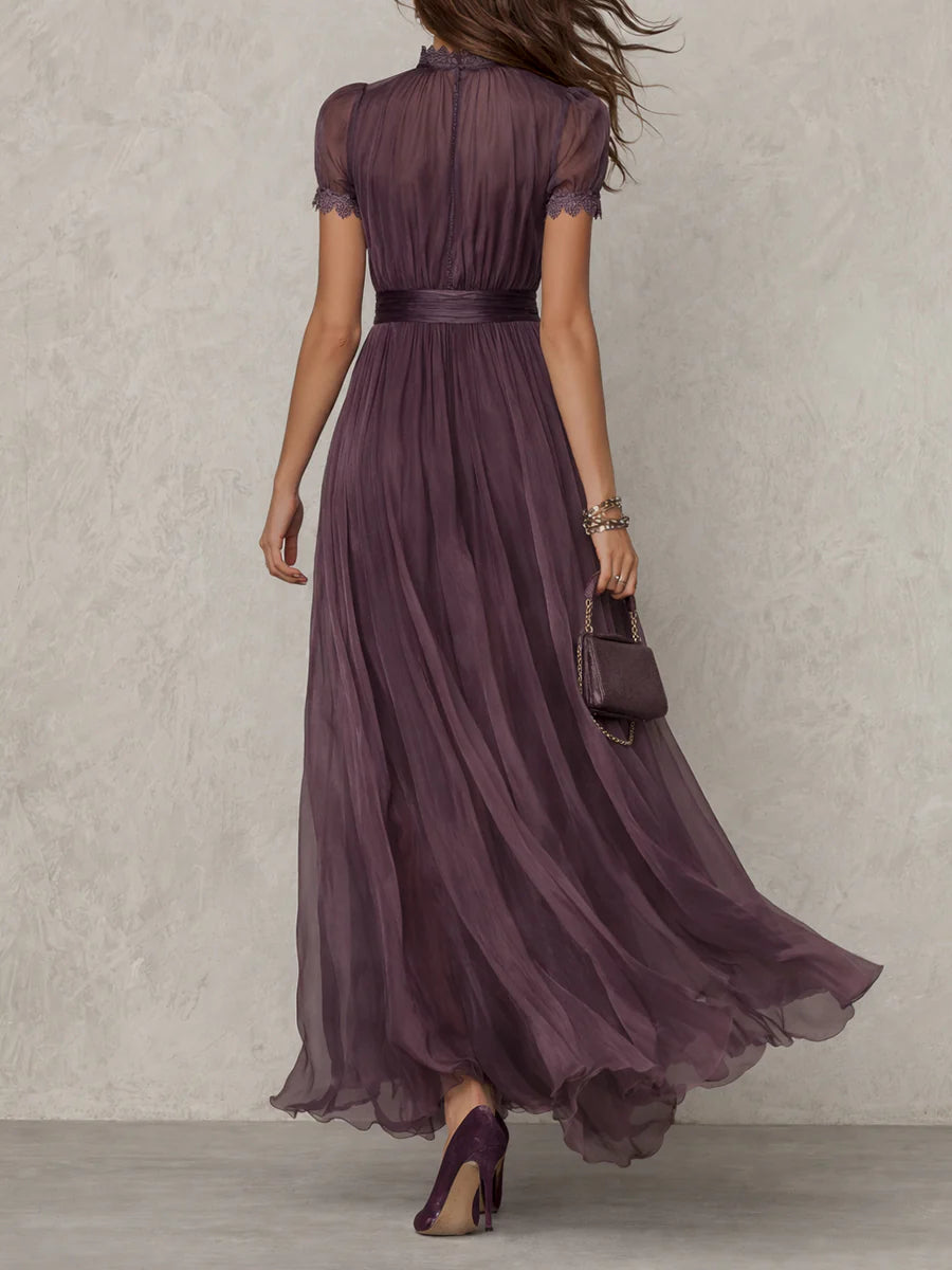 Vestido Largo Elegante de Escote en Gota y Silueta Alargada