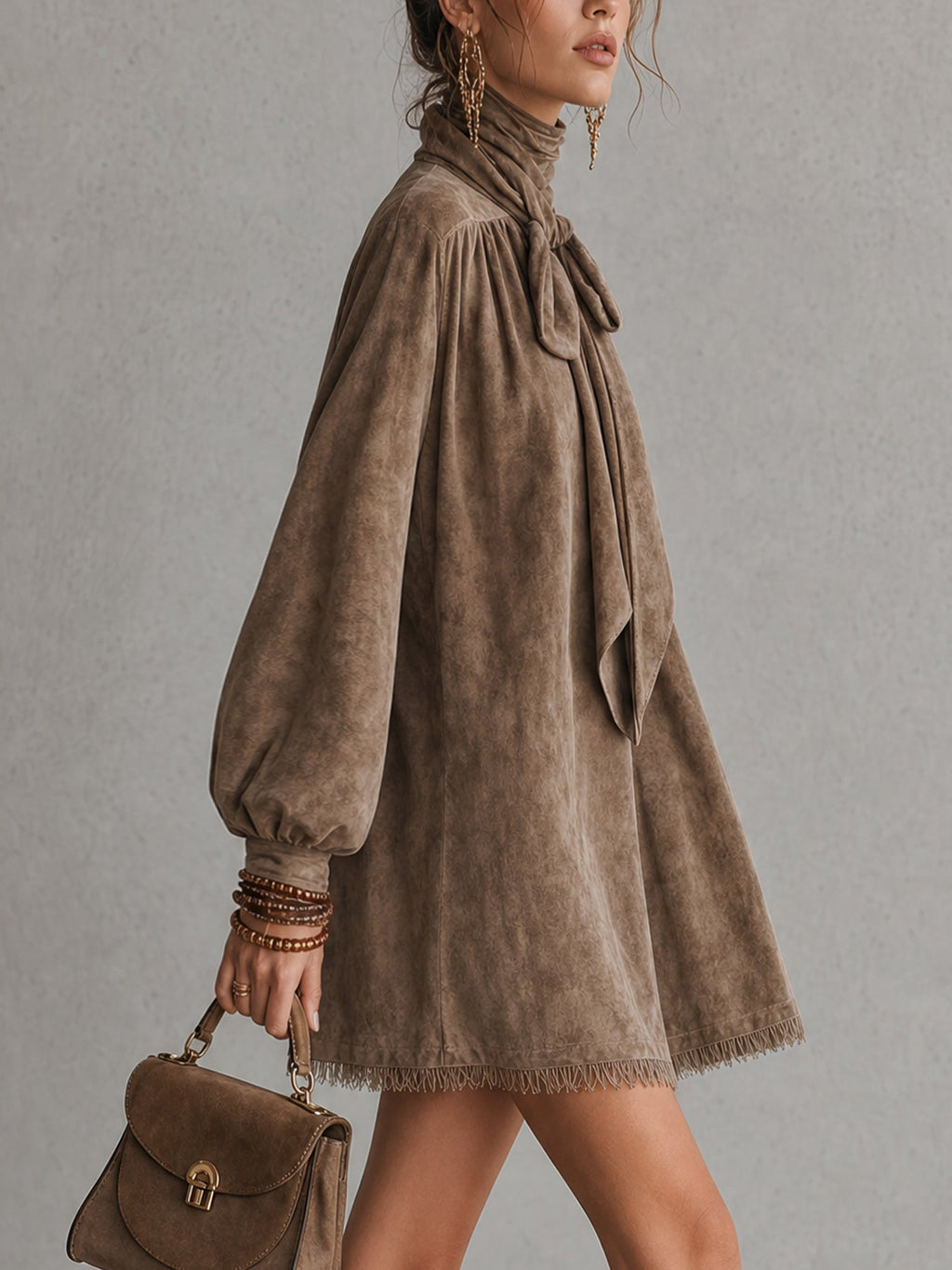 Vestido Mini Marrón Holgado de Ante Sintético con Detalle de Lazo y Mangas Farol
