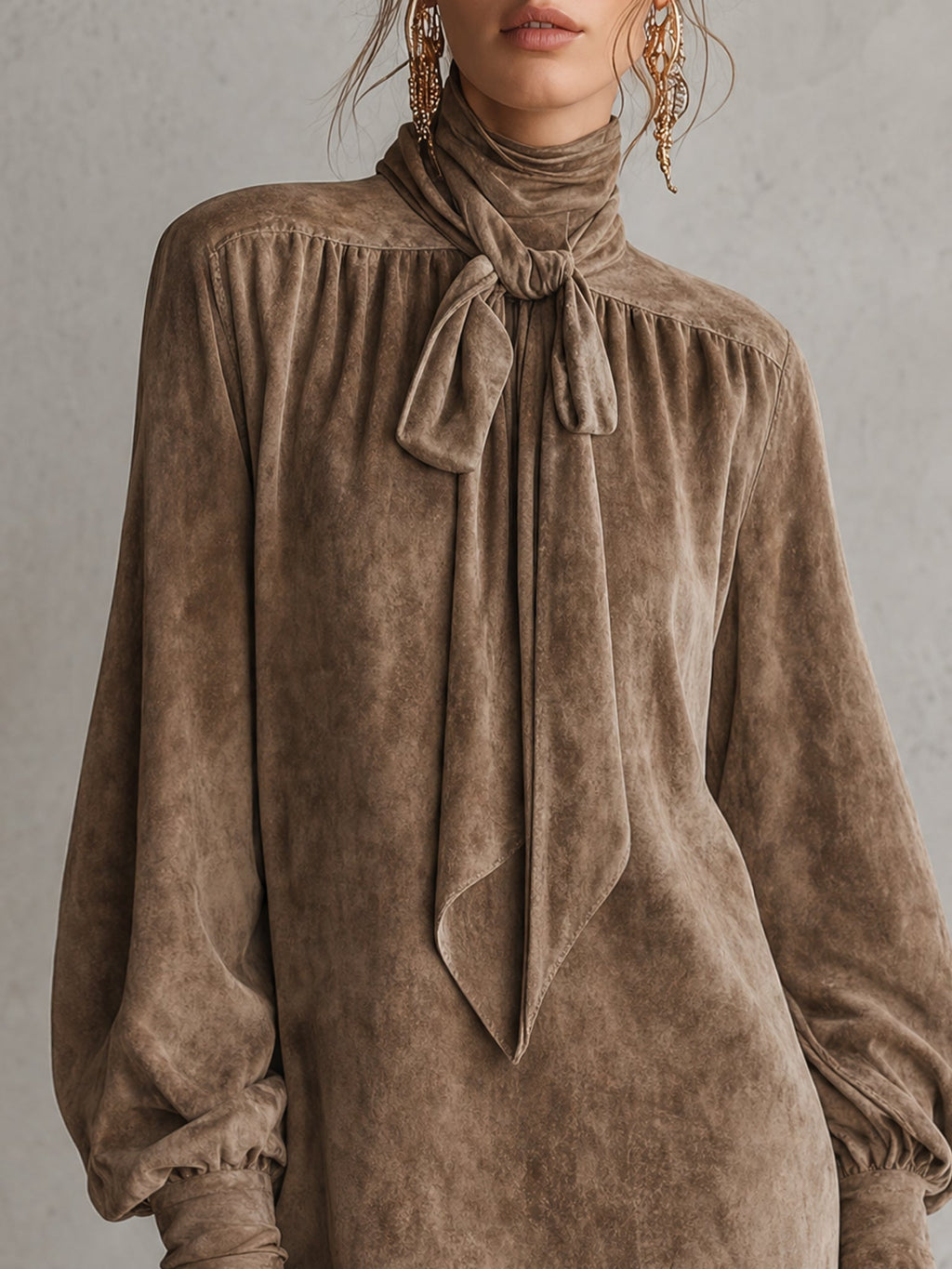 Vestido Mini Marrón Holgado de Ante Sintético con Detalle de Lazo y Mangas Farol