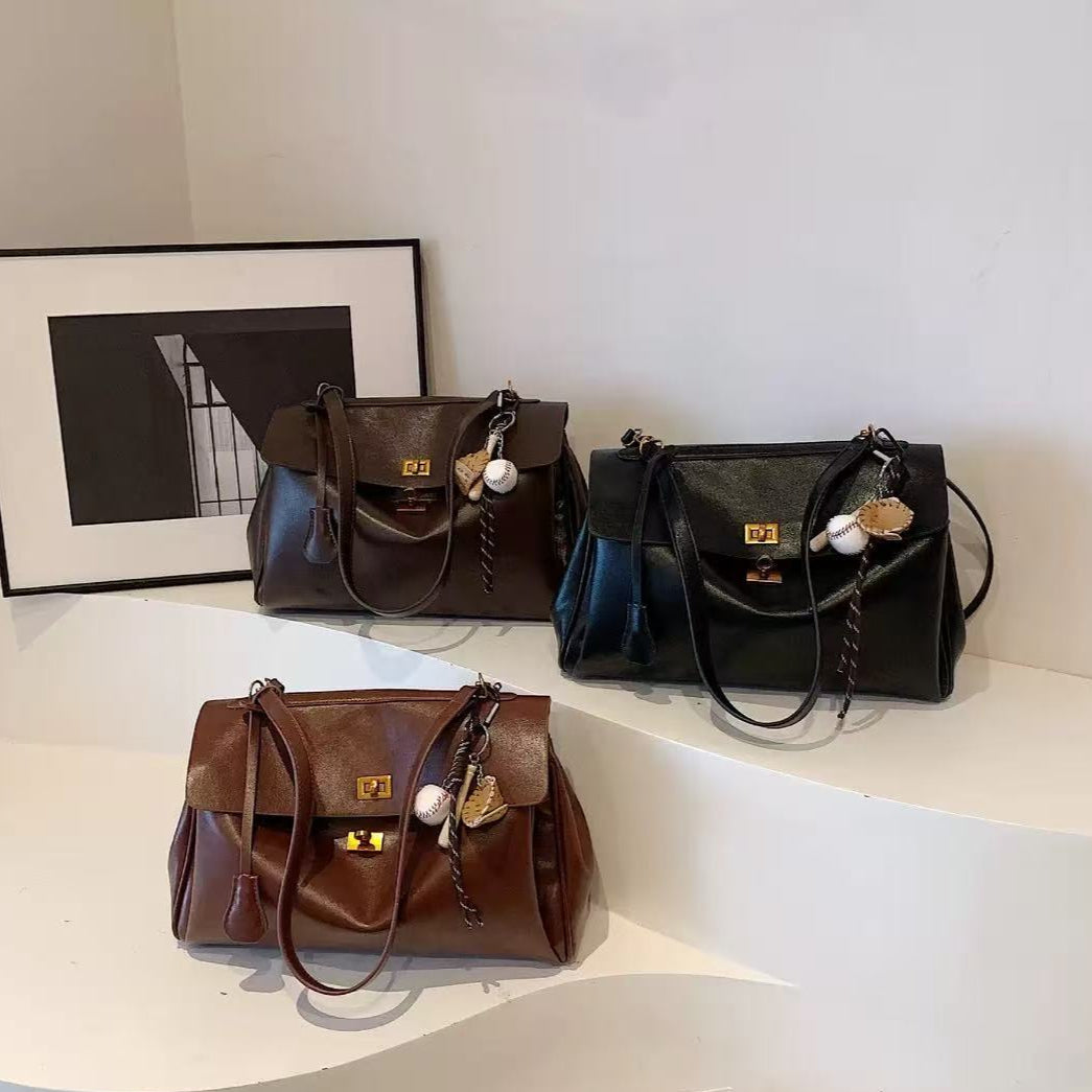 Bolso Vintage de Cuero Vegano con Herrajes Dorados