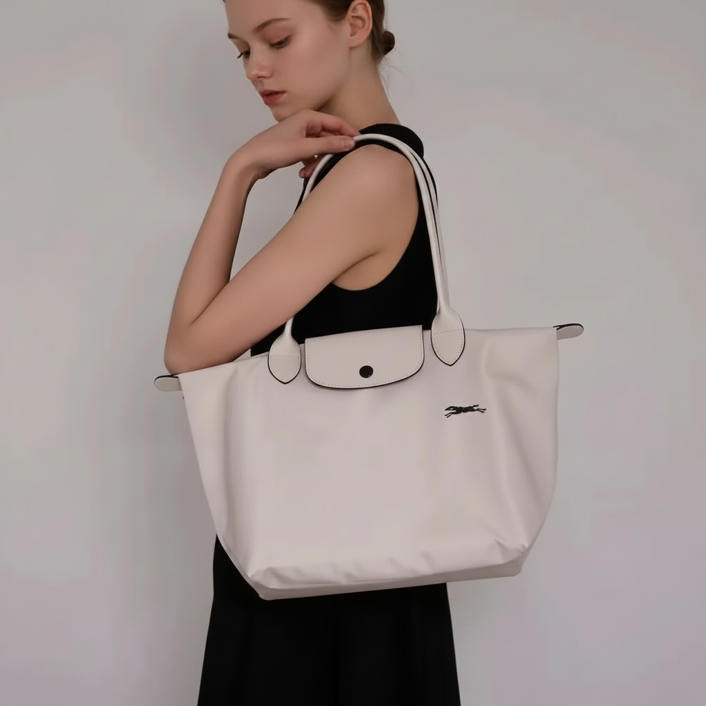 Bolso Tote Grande Clásico · Beige Claro
