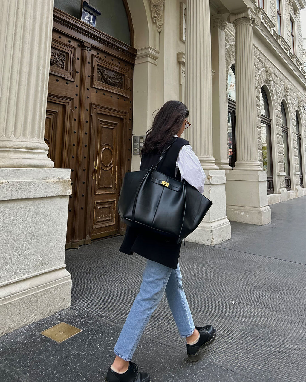 Bolso Shopper de Líneas Curvas en Cuero Vegano