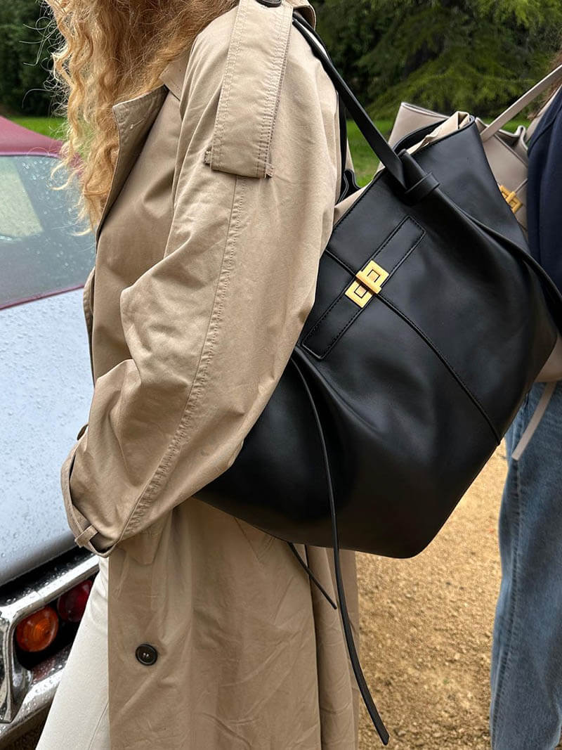 Bolso Shopper de Líneas Curvas en Cuero Vegano