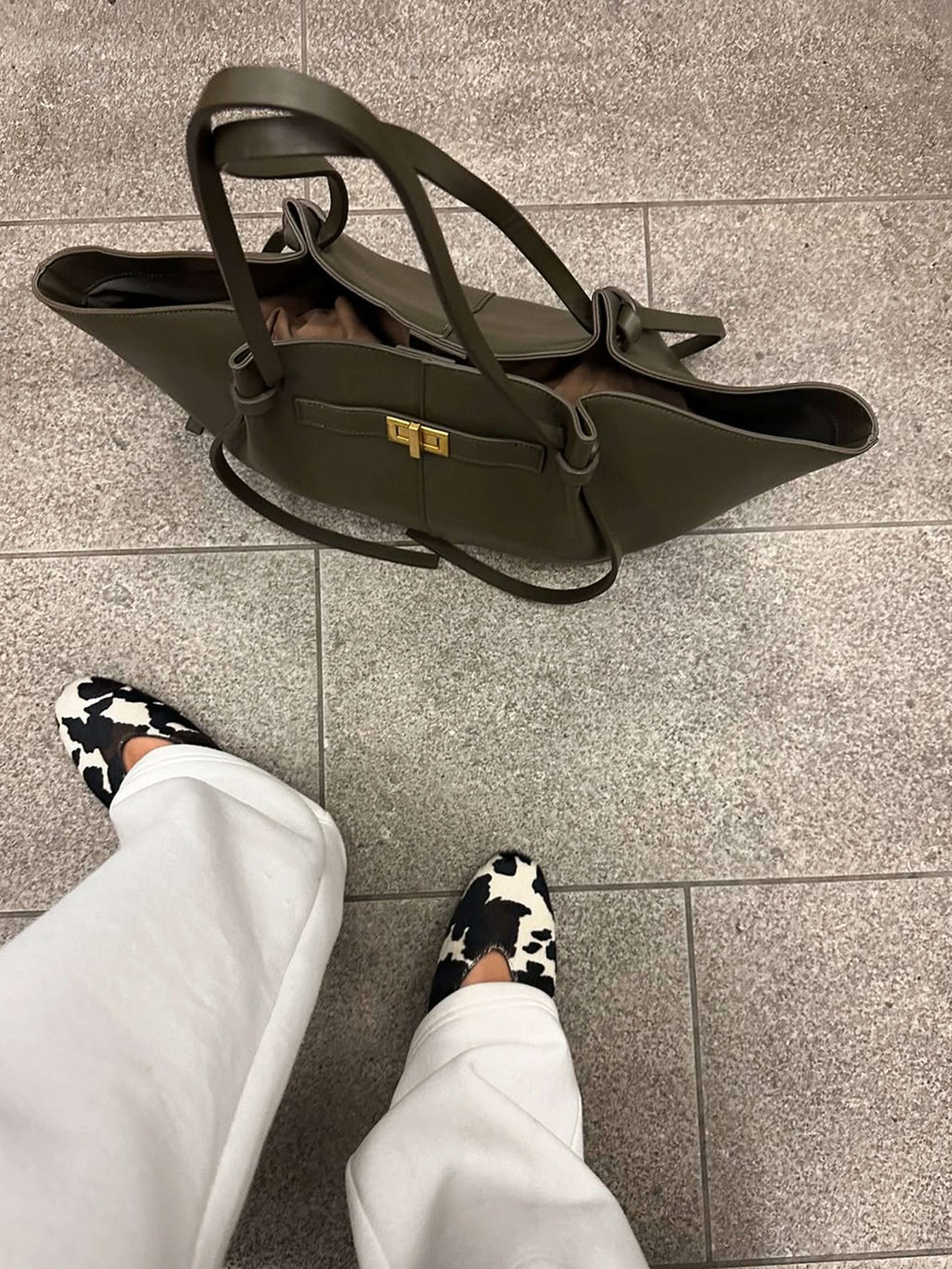 Bolso Shopper de Líneas Curvas en Cuero Vegano