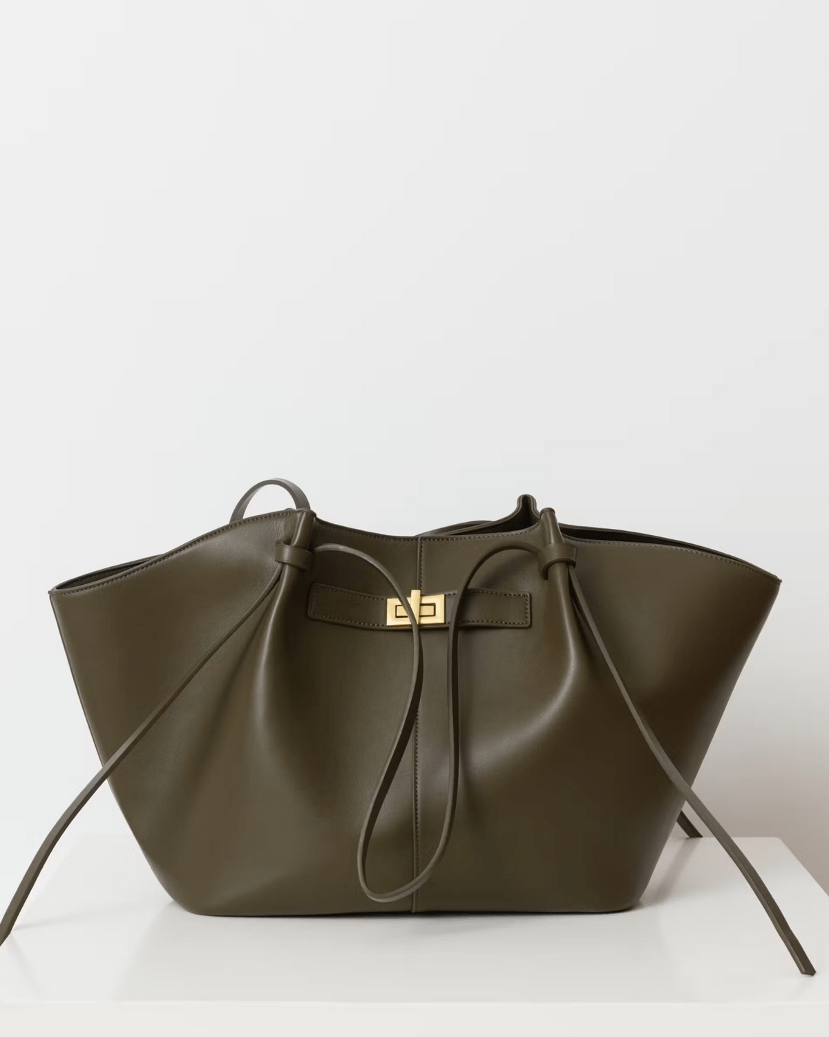 Bolso Shopper de Líneas Curvas en Cuero Vegano