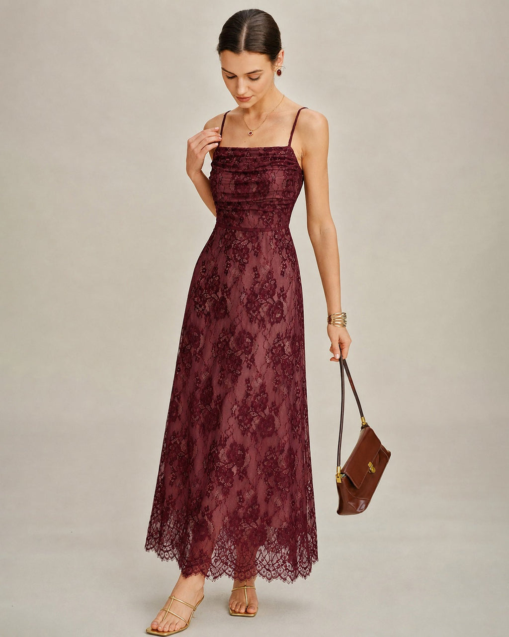 Vestido Maxi de Encaje Vino con Escote Cuadrado y Espalda con Tirantes