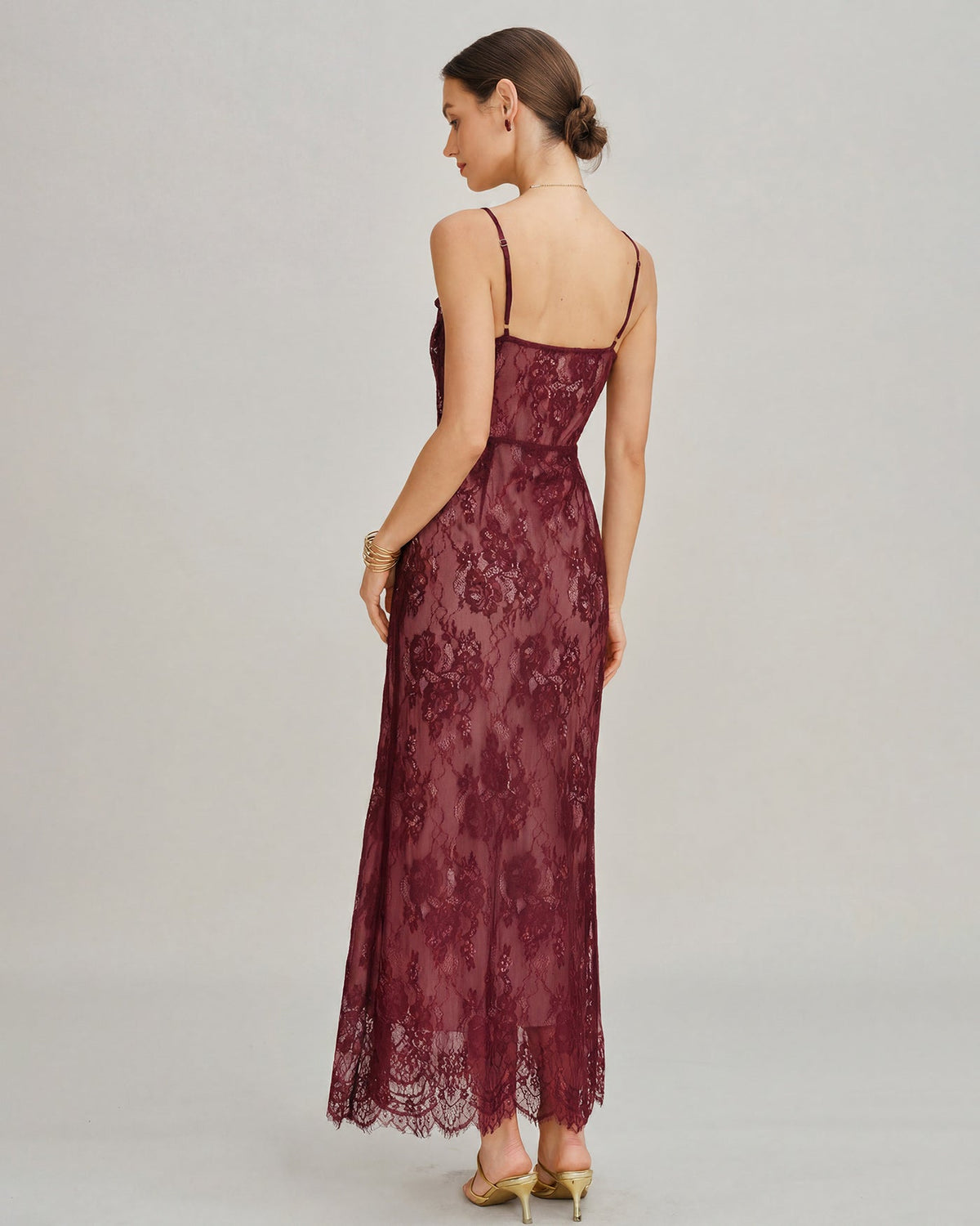 Vestido Maxi de Encaje Vino con Escote Cuadrado y Espalda con Tirantes